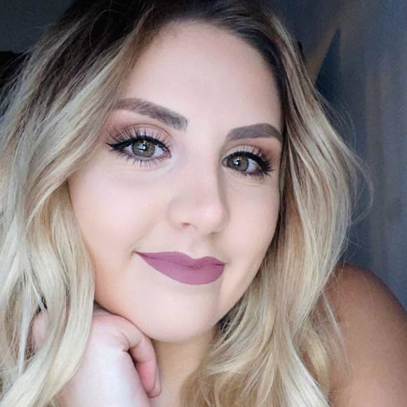 Meet your Posher, Lainie - Picture 1 of 1